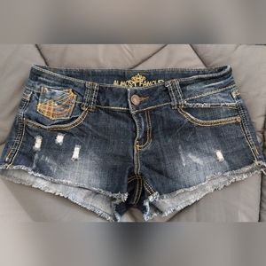 Almost famous low rise shorts